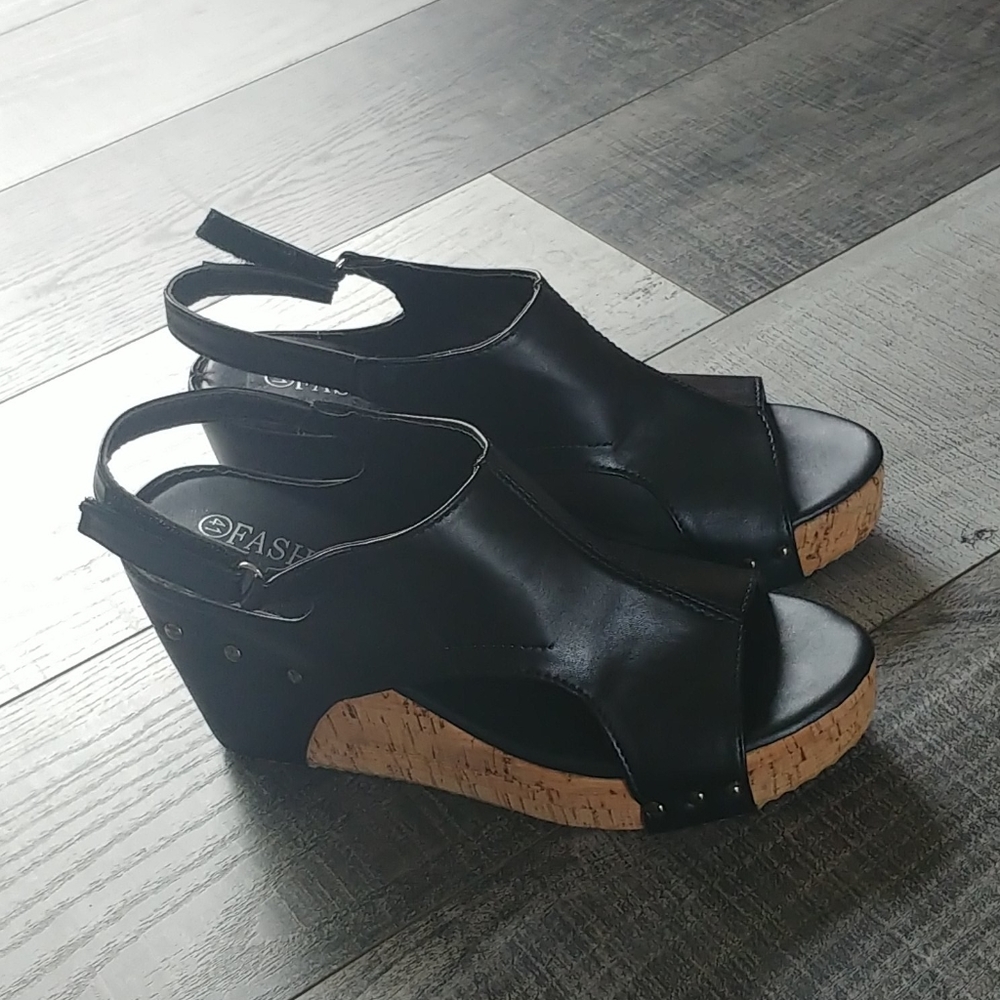 Black Wedges